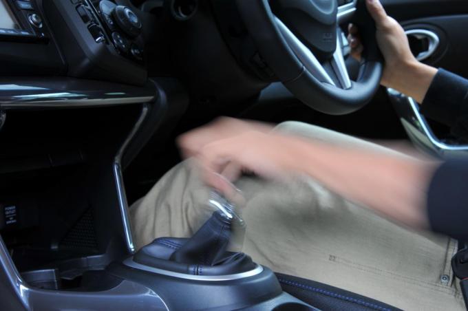 街乗りをナメてはいけない レーシングドライバーが伝授する本当に役立つ公道での運転の極意とは 自動車情報 ニュース Web Cartop 2ページ目 街乗りをナメてはいけない レーシングドライバーが伝授する本当に役立つ公道での運転の極意とは 自動車情報 ニュース Web Cartop 2ページ目