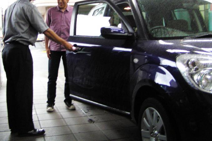 気兼ねする必要なし ディーラー試乗がセールスマンにとってメリット多大なワケ 自動車情報 ニュース Web Cartop 2ページ目