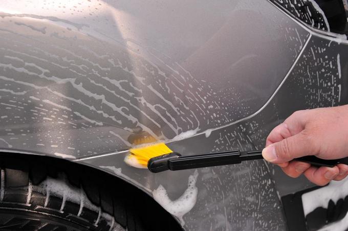 クルマをくたびれた雰囲気にする原因 クルマの汚れが溜まる すき間 6つと掃除方法とは 自動車情報 ニュース Web Cartop クルマをくたびれた雰囲気にする原因 クルマの汚れが溜まる すき間 6つと掃除方法とは 自動車情報 ニュース Web Cartop