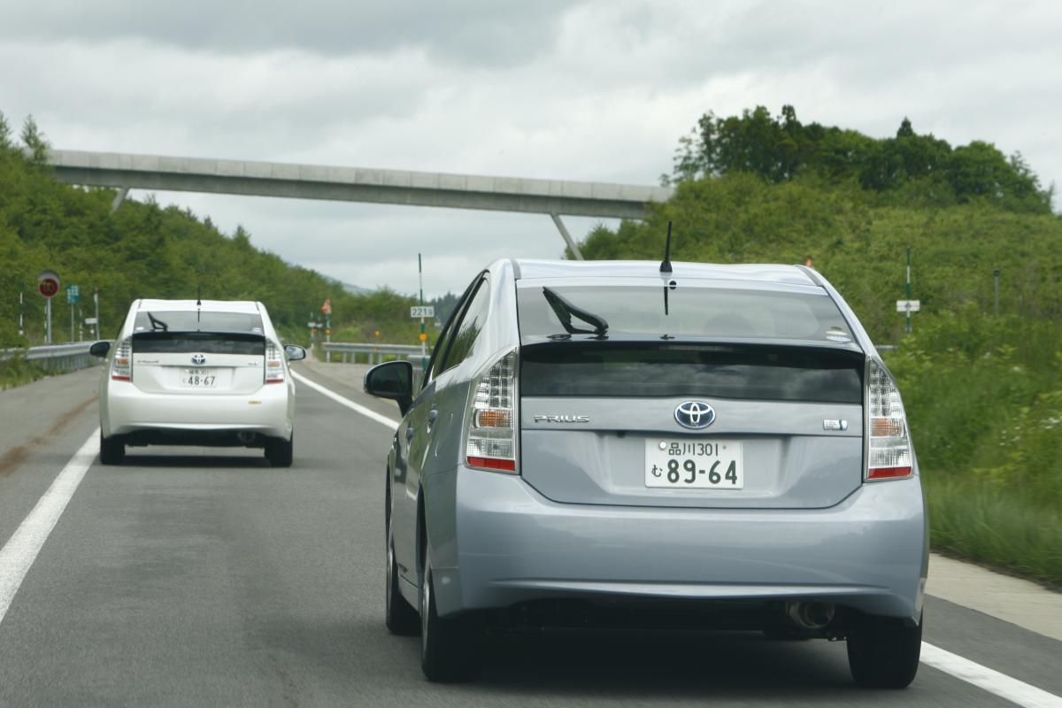 ハイブリッドは走りでエンジン車には勝てないと言い切るレーシングドライバーを納得させたhv3台とは 自動車情報 ニュース Web Cartop ハイブリッドは走りでエンジン車には勝てないと言い切るレーシングドライバーを納得させたhv3台とは 自動車情報 ニュース Web Cartop