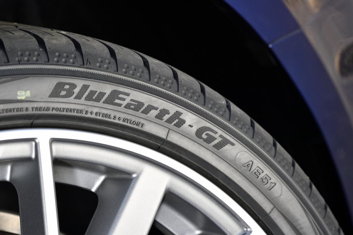 駆け出しの女性編集者でも違いがわかった 1300kmロングランで見えたヨコハマbluearth Gtの実力 自動車情報 ニュース Web Cartop 駆け出しの女性編集者でも違いがわかった 1300kmロングランで見えたヨコハマbluearth Gtの実力 自動車情報 ニュース Web Cartop