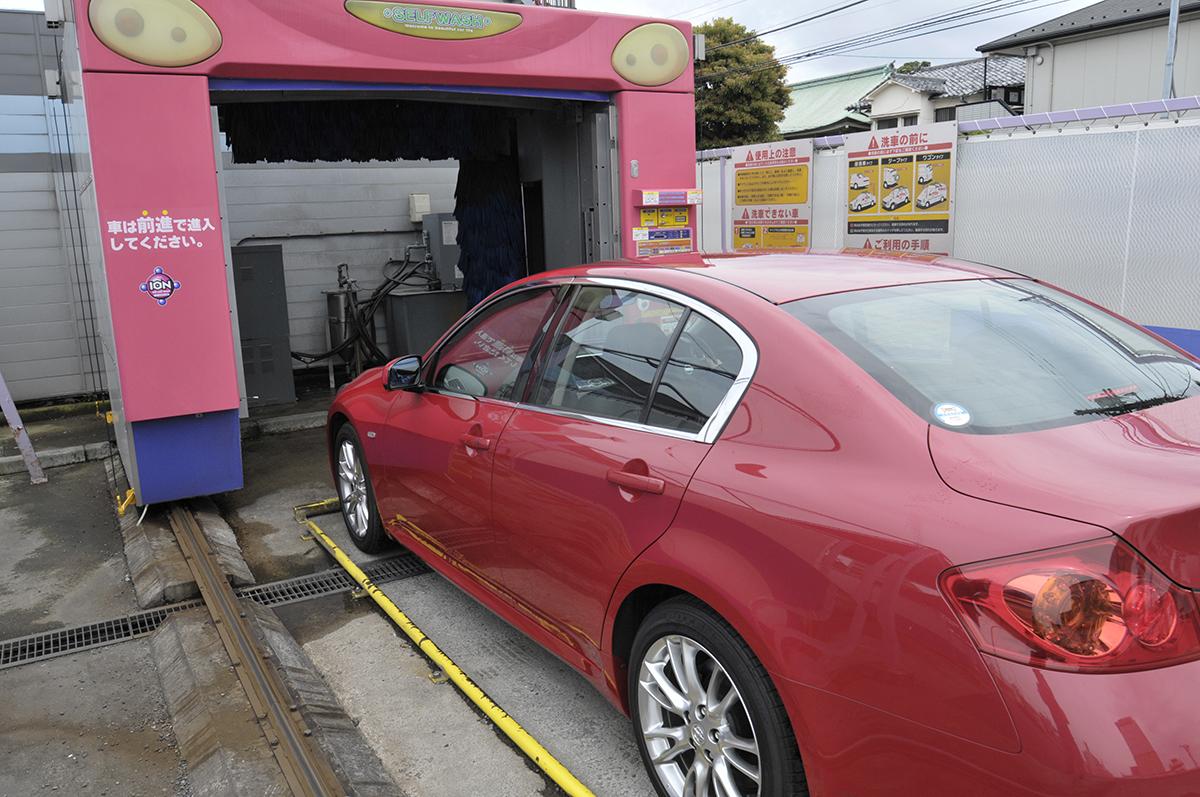 一般オーナーの手洗いよりクルマに優しい キズの心配が減ったイマドキの洗車機事情 自動車情報 ニュース Web Cartop