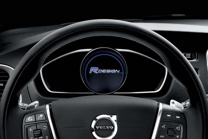 画像ギャラリー ユーティリティ性を高めたボルボv40の限定車 R Design Final Edition が50台限定で発売 画像9 自動車情報 ニュース Web Cartop