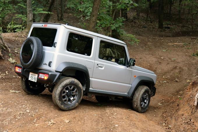 Suvなんてオシャレな言葉は似合わない 悪路を走ってナンボの超硬派な国産モデル４選 自動車情報 ニュース Web Cartop 2ページ目