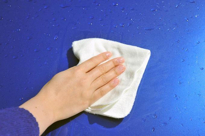 キレイにしたつもりがキズだらけ クルマ好きがやりがちな洗車時のng行為７選 自動車情報 ニュース Web Cartop 2ページ目