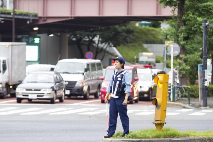 ベテランドライバーでも覚えていない いざという時に使える正しい 手信号 とは 自動車情報 ニュース Web Cartop 2ページ目