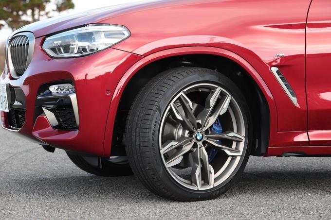 パンクしても走れる夢のタイヤのハズが積極的採用はbmwのみ ランフラットが普及しない理由とは 自動車情報 ニュース Web Cartop