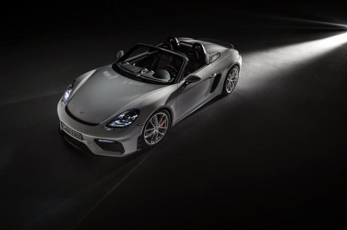 最高速300km H超のモンスターカー ポルシェが 718スパイダー と 718ケイマンgt4 を追加 自動車情報 ニュース Web Cartop 最高速300km H超のモンスターカー ポルシェが 718スパイダー と 718ケイマンgt4 を追加 自動車情報 ニュース Web Cartop