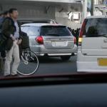 道路脇に停車中の左ウインカーは違反 クルマのウインカーの正しい使い方とは 自動車情報 ニュース Web Cartop 道路脇に停車中の左ウインカーは違反 クルマのウインカーの正しい使い方とは 自動車情報 ニュース Web Cartop