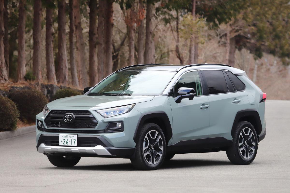 Suvのタフさと先進感を両立 新型トヨタrav4の内外装を徹底チェック 自動車情報 ニュース Web Cartop 4ページ目 Suvのタフさと先進感を両立 新型トヨタrav4の内外装を徹底チェック 自動車情報 ニュース Web Cartop 4ページ目