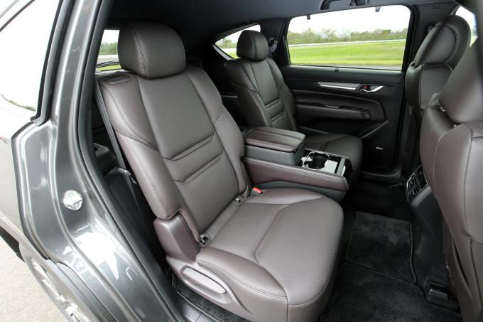 1000万円以下でもこの快適さ 超vip気分が味わえる後席をもつクルマ4選 自動車情報 ニュース Web Cartop 1000万円以下でもこの快適さ 超vip気分が味わえる後席をもつクルマ4選 自動車情報 ニュース Web Cartop