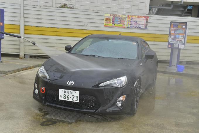 梅雨時はチャンス到来!?　あえての「雨の日洗車」がオススメな理由とは