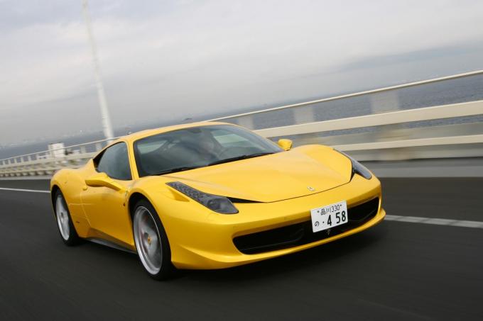 プロでも手こずったのは過去の話 レーシングドライバーが選ぶ超乗りやすいスーパーカーとは 自動車情報 ニュース Web Cartop 2ページ目