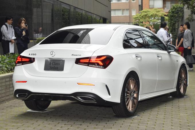 コンパクトを感じさせない存在感 新型メルセデス ベンツaクラスセダンが登場 自動車情報 ニュース Web Cartop コンパクトを感じさせない存在感 新型メルセデス ベンツaクラスセダンが登場 自動車情報 ニュース Web Cartop