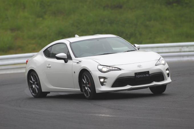 86 Brzは7年 Gt Rは12年 毎年改良し続ける国産スポーツカーを中古で買うならどの年式が正解 自動車情報 ニュース Web Cartop