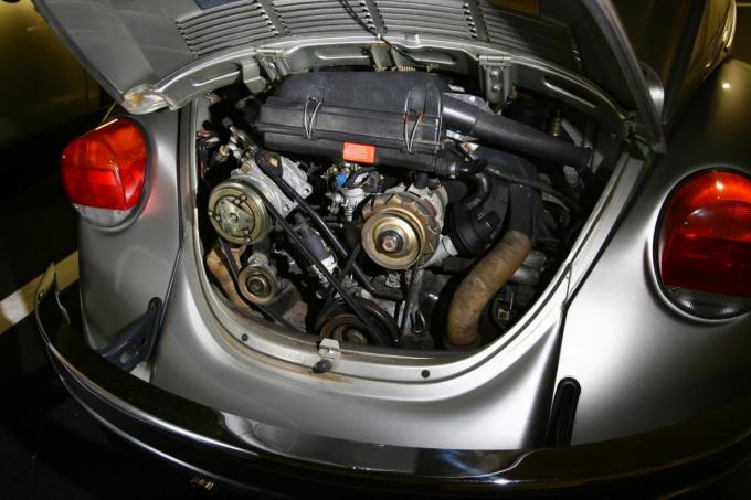 なぜ他メーカーは作らない スバルとポルシェ以外に水平対向エンジンがないワケ 自動車情報 ニュース Web Cartop なぜ他メーカーは作らない スバルとポルシェ以外に水平対向エンジンがないワケ 自動車情報 ニュース Web Cartop