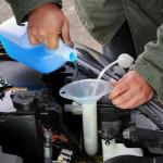 安易な補充はng クルマのウォッシャー液タンクに 水 を入れてはいけないワケ 自動車情報 ニュース Web Cartop
