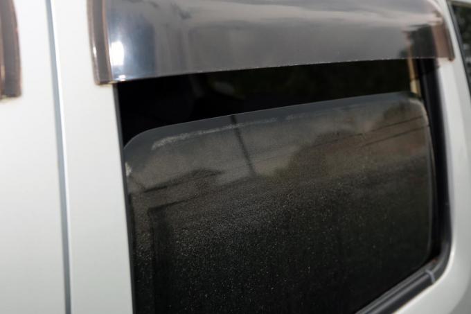拭いても落ちない白い汚れの正体は クルマのガラスに発生する ウロコ の原因と対策 自動車情報 ニュース Web Cartop