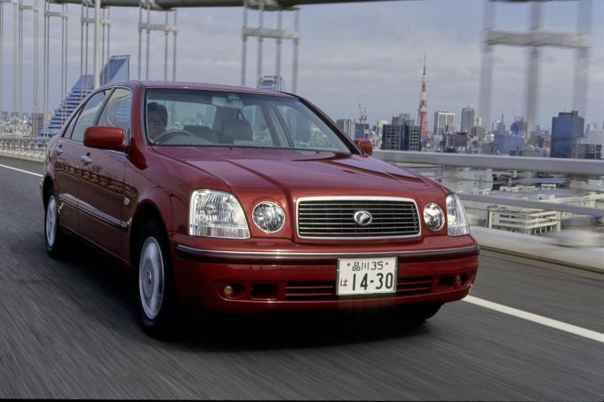 スマホナビも後付けナビも消える? 最新のクルマに純正ナビが必須に