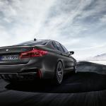 【画像】BMW M5に誕生35周年を記念した限定車「35 Jahre Edition」が登場 〜 画像1