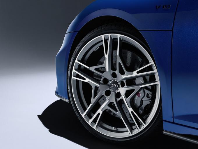 車名にパフォーマンスを追加 アウディのフラッグシップスポーツモデル R8 が一部改良を実施 自動車情報 ニュース Web Cartop 車名にパフォーマンスを追加 アウディのフラッグシップスポーツモデル R8 が一部改良を実施 自動車情報 ニュース Web Cartop