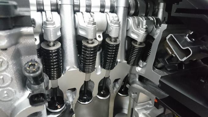 ほとんどのクルマに標準のアイドリングストップ機能 短時間で始動 停止を繰り返してエンジンは傷まないのか 自動車情報 ニュース Web Cartop 2ページ目