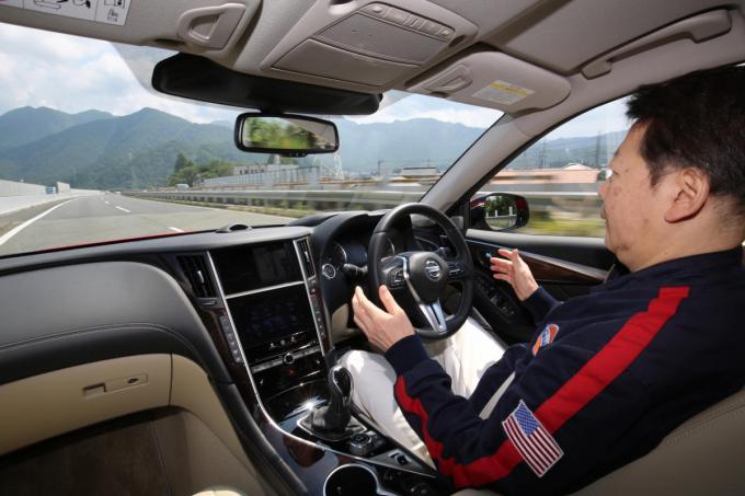 自動運転化は運転下手の救世主じゃない レーシングドライバーが 手放し運転 を経験して感じた恐れとは 自動車情報 ニュース Web Cartop 自動運転化は運転下手の救世主じゃない レーシングドライバーが 手放し運転 を経験して感じた恐れとは 自動車情報 ニュース Web Cartop
