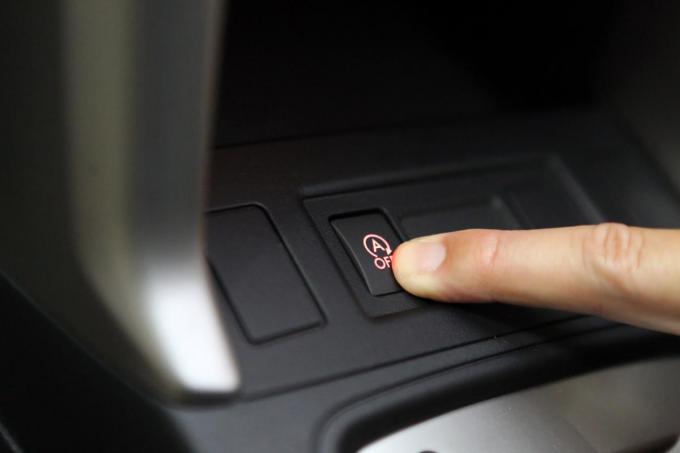 ほとんどのクルマに標準のアイドリングストップ機能 短時間で始動 停止を繰り返してエンジンは傷まないのか 自動車情報 ニュース Web Cartop 2ページ目