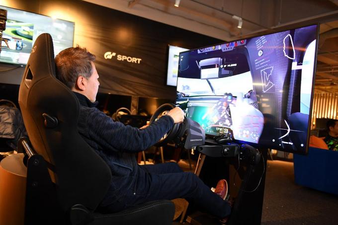 レーシングドライバーの判断は 今流行の運転シミュレーターゲームで運転技術は向上するのか 自動車情報 ニュース Web Cartop レーシングドライバーの判断は 今流行の運転シミュレーターゲームで運転技術は向上するのか 自動車情報 ニュース Web Cartop