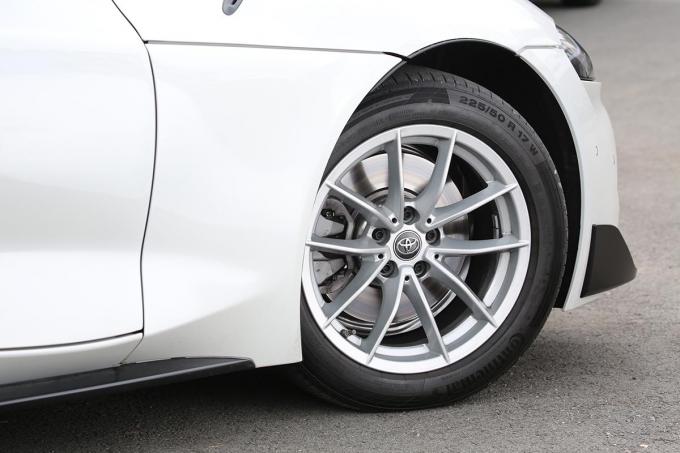 高価なタイヤなのになぜ？ 新型トヨタ・スープラはなぜ最廉価グレード 