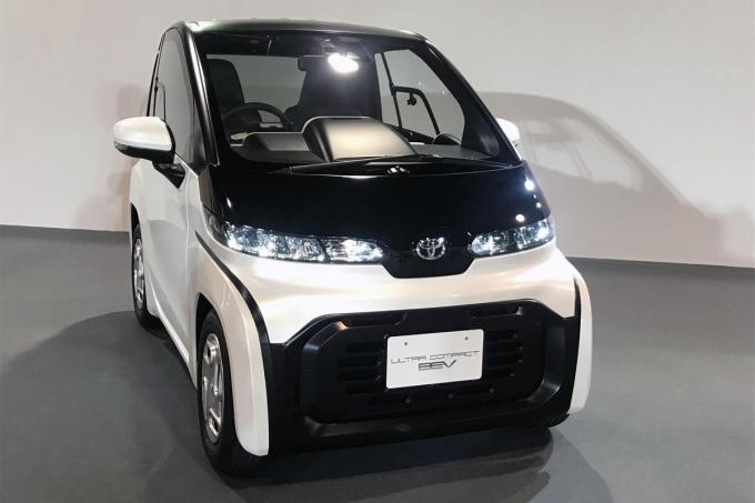 トヨタが2020年発売の「超小型EV」を展示！　一充電で100kmの走行が可能【東京モーターショー2019】