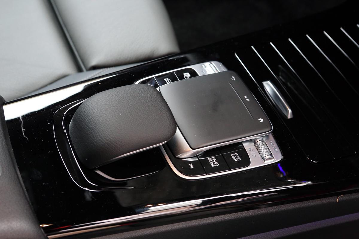 クルマのセンターコンソールのコントローラーって必要 使いづらいシステムを採用するメリットはあるのか 自動車情報 ニュース Web Cartop 2ページ目