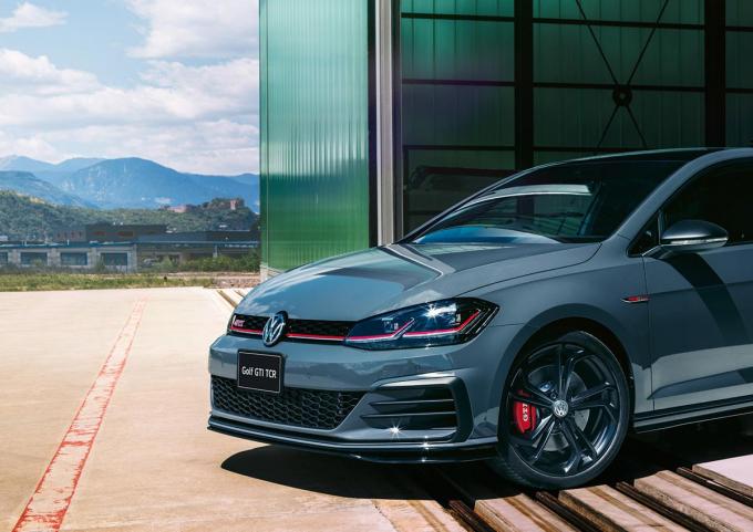 レーシングDNAを注入！　最強のVWゴルフGTI「TCR」が600台限定で発売