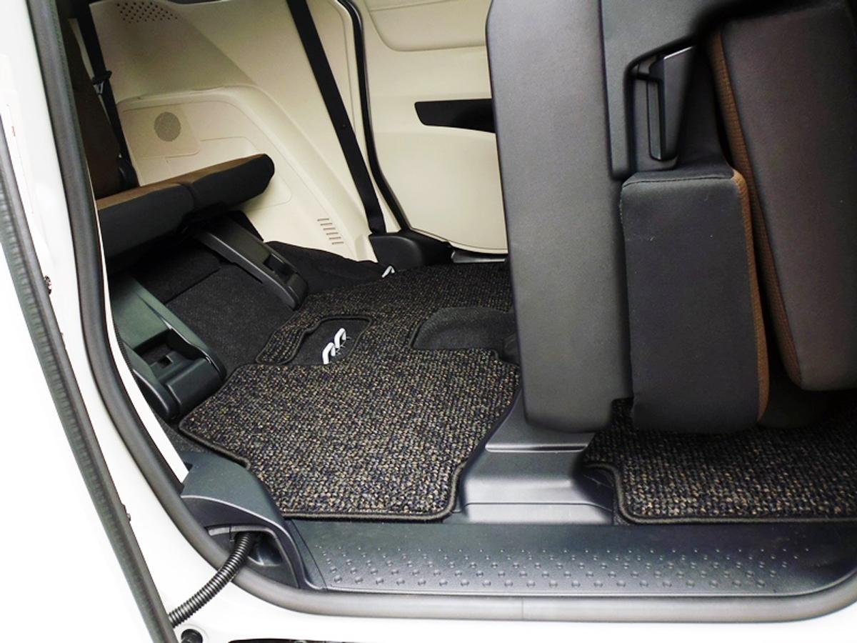 イマドキのデートカーは見た目より中身 カップルの愛が深まるミニバン４選 自動車情報 ニュース Web Cartop 3ページ目