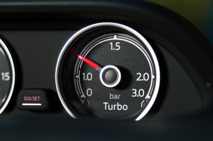 今さら聞けない ターボ車で聞く言葉 インタークーラー ブースト タービン って何 自動車情報 ニュース Web Cartop 2ページ目 今さら聞けない ターボ車で聞く言葉 インタークーラー ブースト タービン って何 自動車情報 ニュース Web Cartop 2ページ目