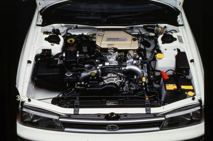 最小回転半径とは 自動車のサイズとは無関係という意外な小回り性能を解説 自動車情報 ニュース Web Cartop 2ページ目 最小回転半径とは 自動車のサイズとは無関係という意外な小回り性能を解説 自動車情報 ニュース Web Cartop 2ページ目