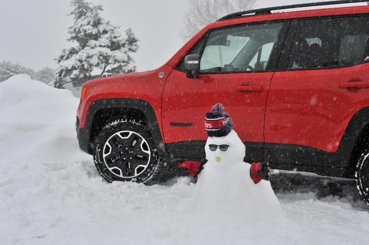 市街地の雪道は「生活4WD」で事足りるのか