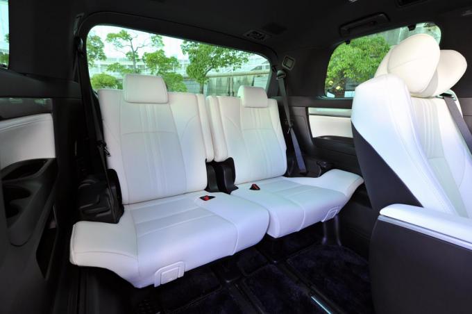 品格よりも重要なモノがある Vipや芸能人など運転手付きセレブがセダンじゃなくミニバンを選ぶようになったワケ 自動車情報 ニュース Web Cartop 2ページ目 品格よりも重要なモノがある Vipや芸能人など運転手付きセレブがセダンじゃなくミニバンを選ぶようになったワケ 自動車情報 ニュース Web Cartop 2ページ目