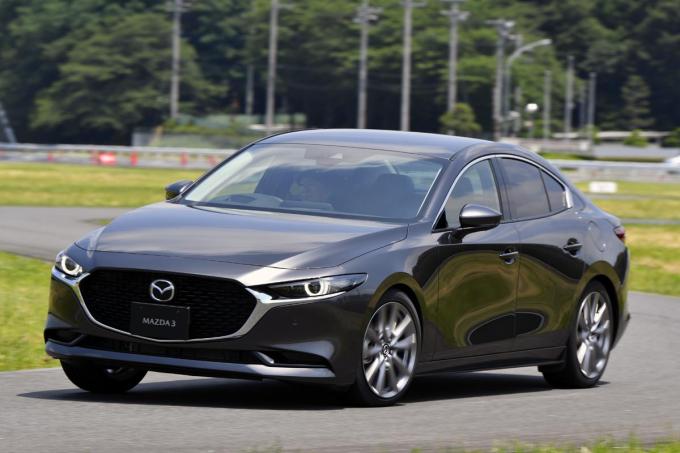 セダンはオッサンの乗りものじゃない イケてる女子こそ乗るべきエレガントな小型セダン４選 自動車情報 ニュース Web Cartop 2ページ目