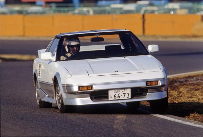 画像ギャラリー 偶然か それともパクリか 驚くほど似たデザインの輸入車と国産車３組 画像6 自動車情報 ニュース Web Cartop