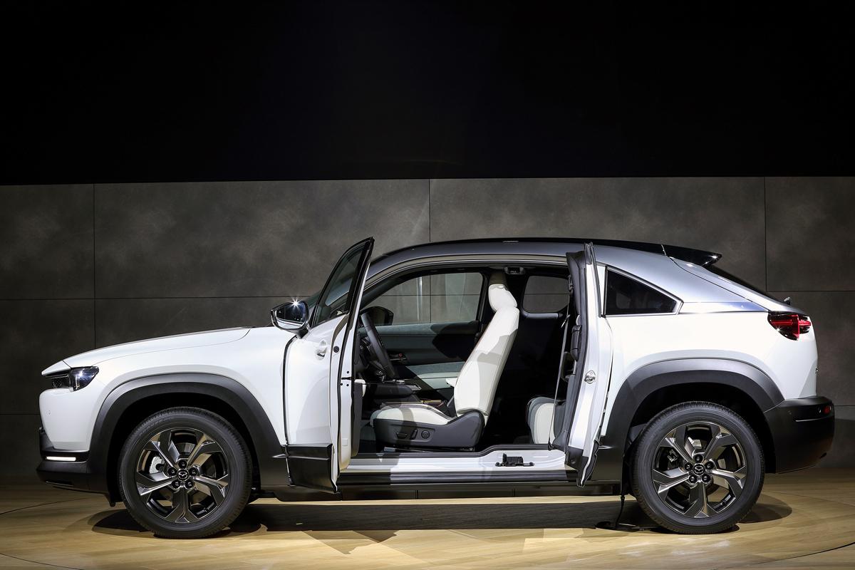 Cx 30の派生車種 ロータリーエンジンを搭載 マツダ初の量産ev Mx 30 の謎に迫る 自動車情報 ニュース Web Cartop