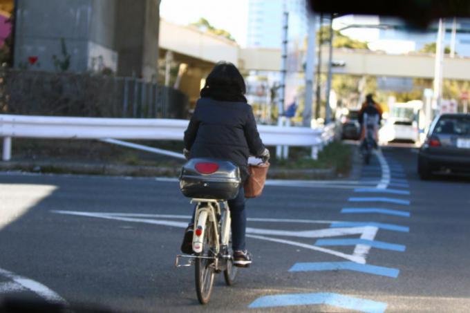 一般道を遅すぎる速度で走行しても良いのか