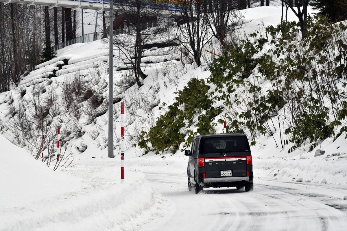 WEB CARTOP編集部の乾ひかりと篠田英里夏がヨコハマiceGUARD SUV G075の雪道性能を試す 〜 画像29