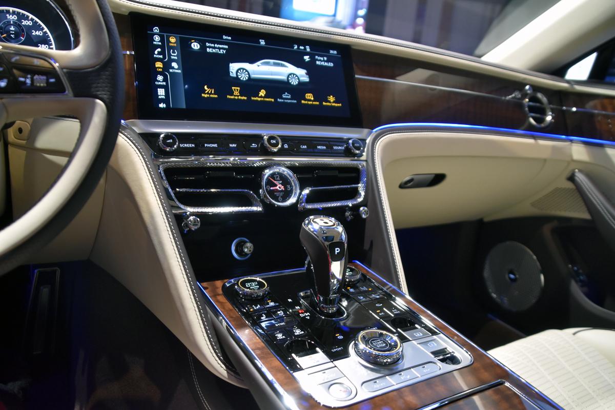 ベントレー新型フライングスパーが登場 自らステアリングを握りたくなるほど走りが楽しいラグジュアリーカー 自動車情報 ニュース Web Cartop