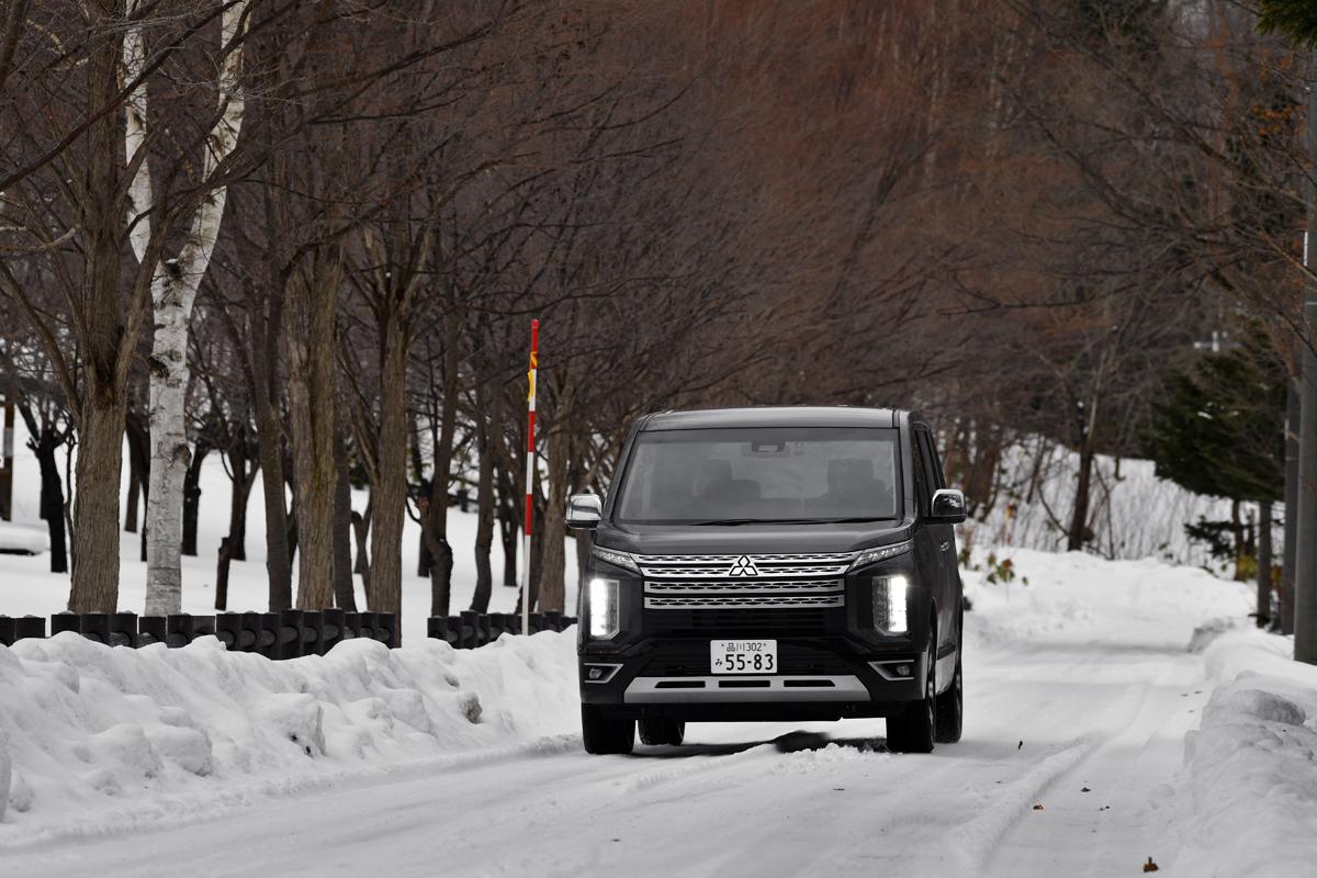 WEB CARTOP編集部の乾ひかりと篠田英里夏がヨコハマiceGUARD SUV G075の雪道性能を試す 〜 画像75