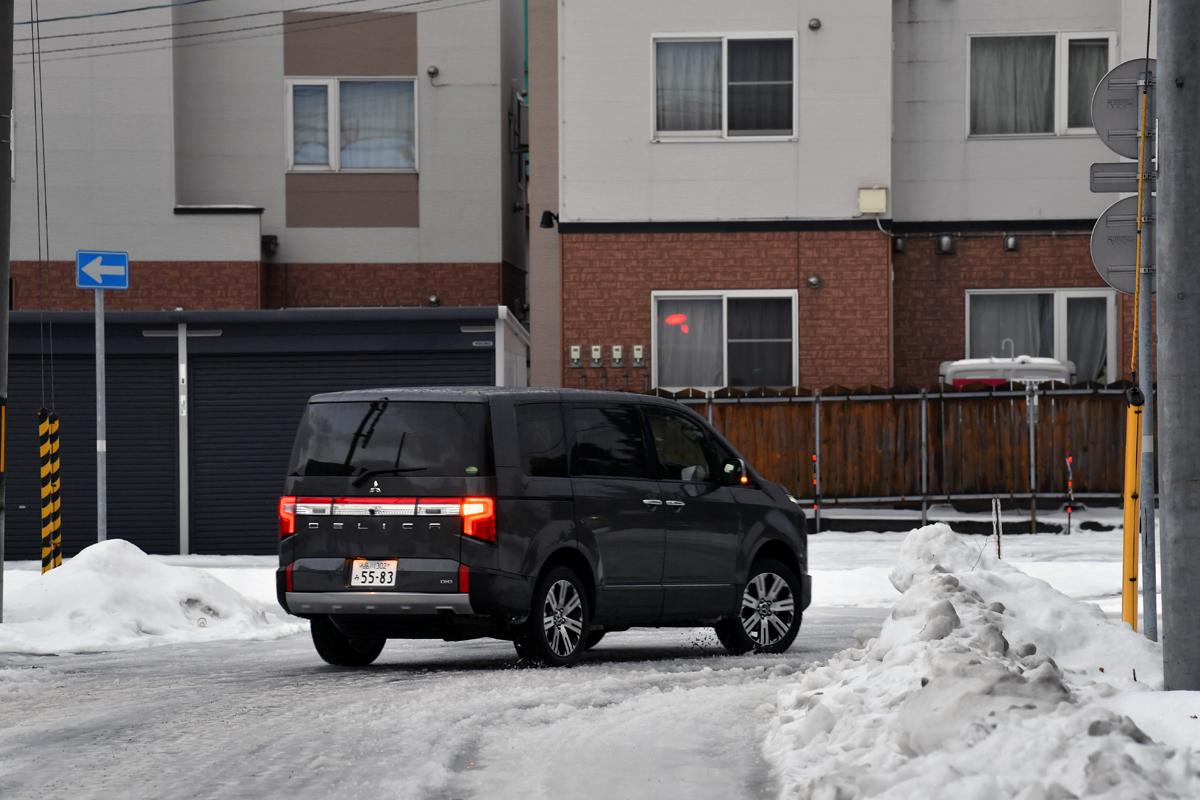 WEB CARTOP編集部の乾ひかりと篠田英里夏がヨコハマiceGUARD SUV G075の雪道性能を試す 〜 画像84