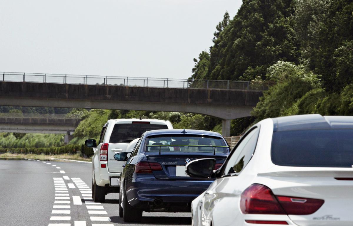 一般道を遅すぎる速度で走行しても良いのか