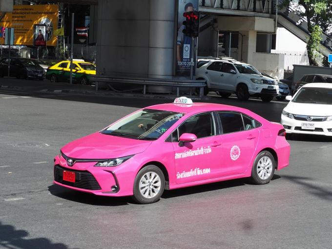 日本にも導入希望 タイに溢れる新型トヨタ カローラのタクシー用グレードとは 自動車情報 ニュース Web Cartop