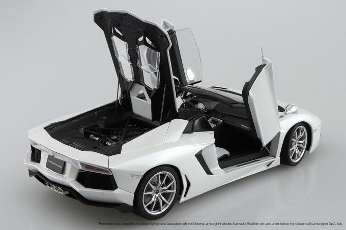 アオシマの新作プラモデル ランボルギーニアヴェンタドールロードスター が年2月に発売 自動車情報 ニュース Web Cartop