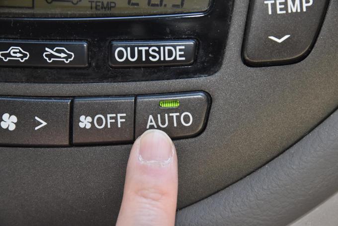 寒い時期は車内を暖めるだけ なら冬場のクルマはa Cボタンをオフにしたほうがいい 自動車情報 ニュース Web Cartop 2ページ目